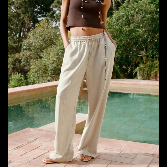 Zara Women's Beige Trousers - Picture 1 of 1